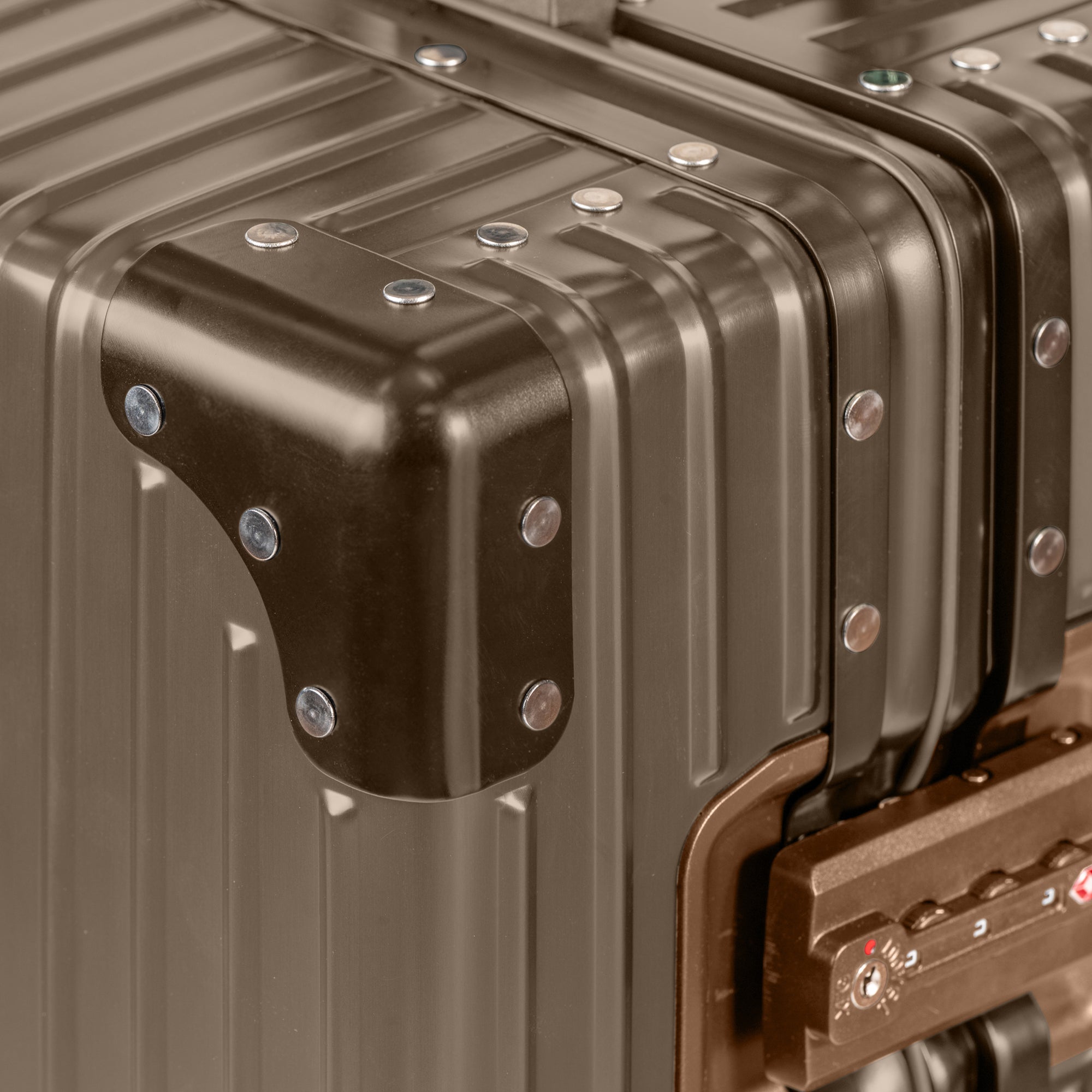 Elite / Aluminum 2-Piece Luggage Set
