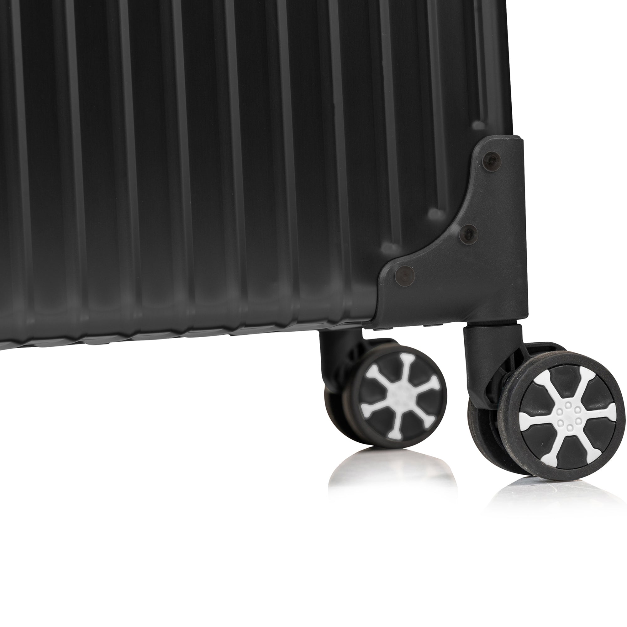 Elite / Aluminum Carry-on