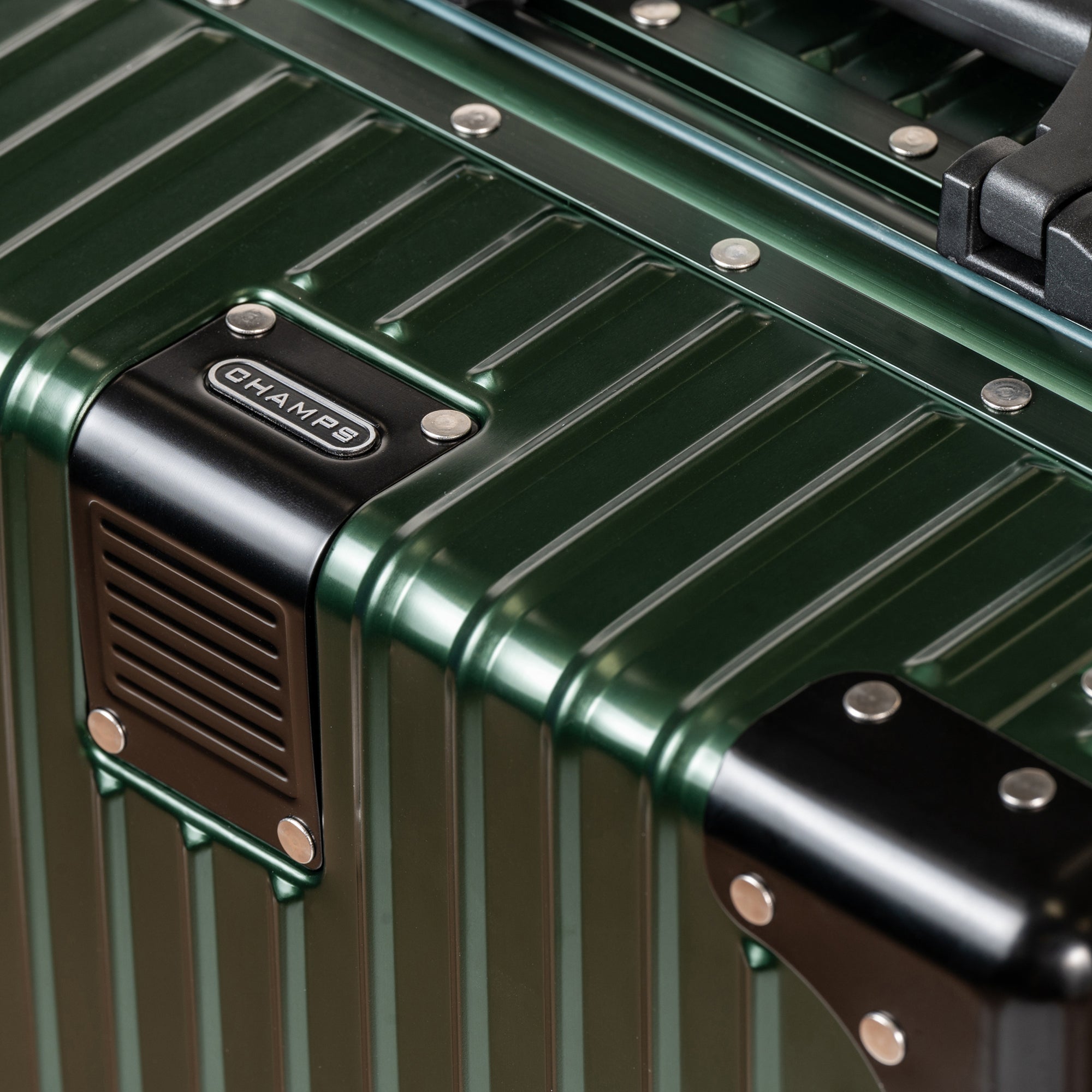 Elite / Aluminum Carry-on