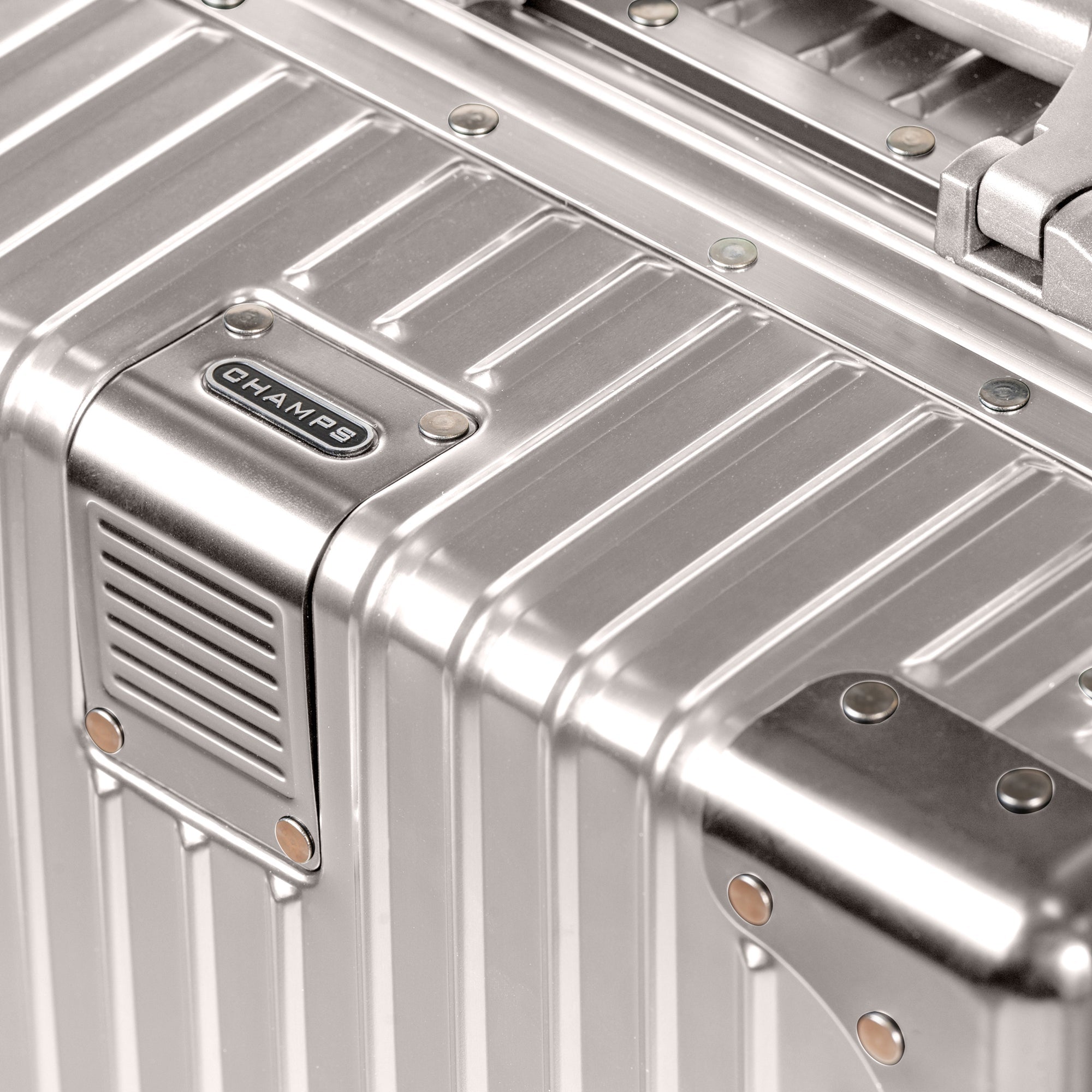 Elite / Aluminum Carry-on