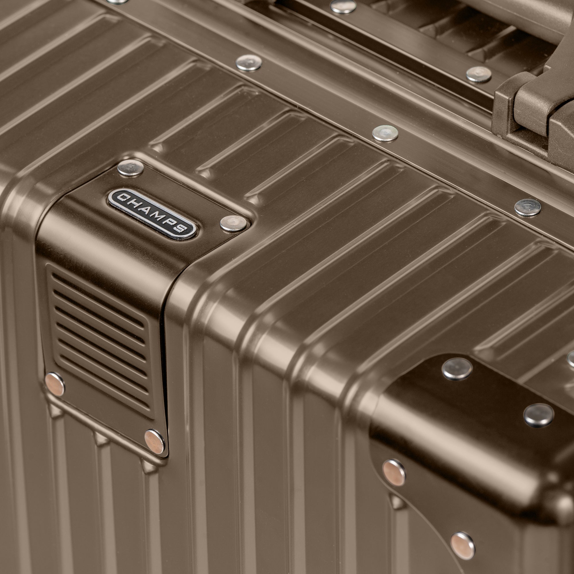 Elite / Aluminum Carry-on